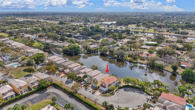 9838 NW 1st Mnr, Coral Springs, FL 33071