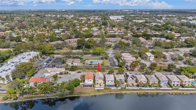 9838 NW 1st Mnr, Coral Springs, FL 33071