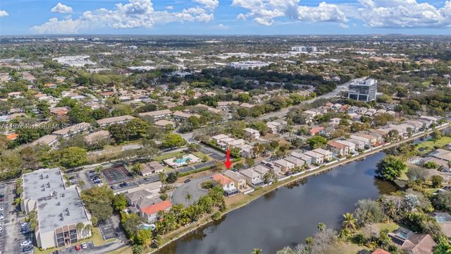9838 NW 1st Mnr, Coral Springs, FL 33071