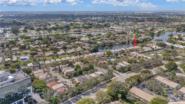 9838 NW 1st Mnr, Coral Springs, FL 33071