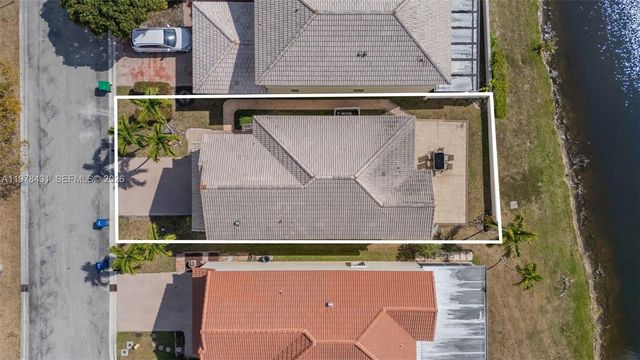 9838 NW 1st Mnr, Coral Springs, FL 33071