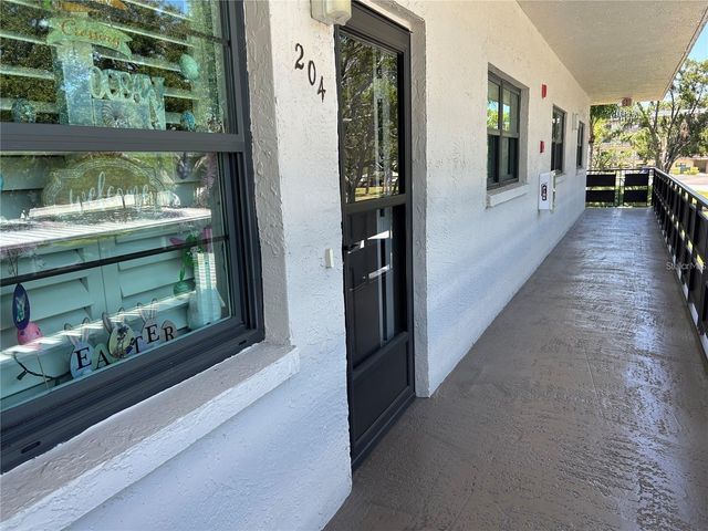 6190 80TH STREET N 204, St Petersburg, FL 33709