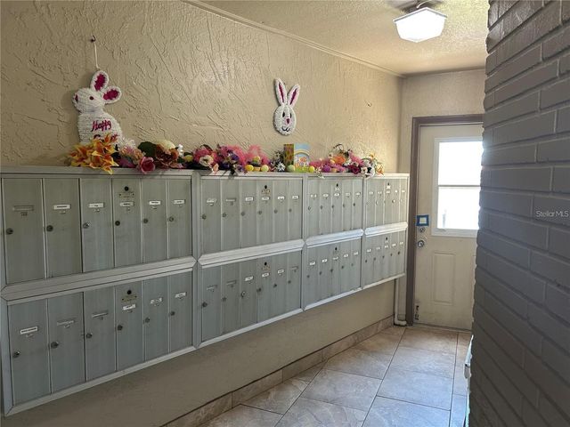 6190 80TH STREET N 204, St Petersburg, FL 33709