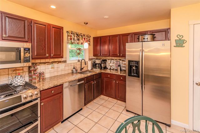 20 Kendell Drive, Wappingers Falls, NY 12590