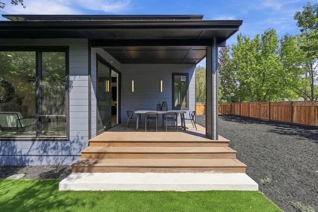 1101 May Brown Avenue, Menlo Park, CA 94025