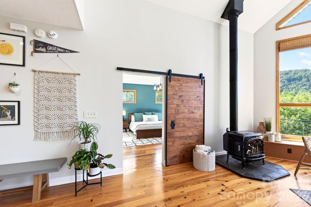 9 Bees Mountain Drive, Asheville, NC 28804
