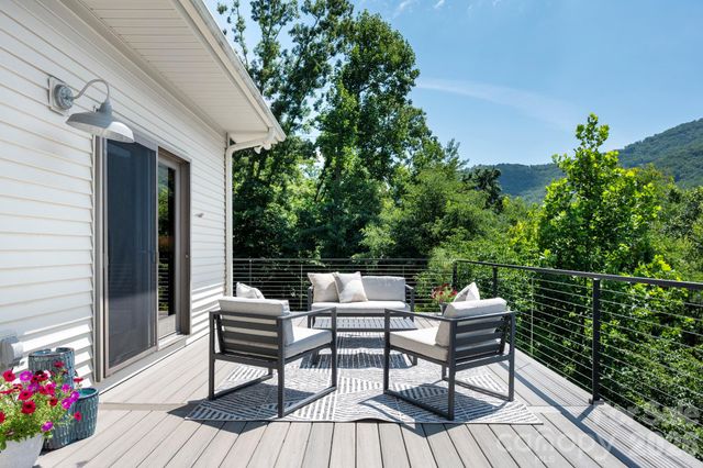 9 Bees Mountain Drive, Asheville, NC 28804