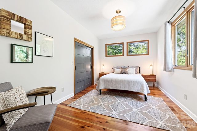 9 Bees Mountain Drive, Asheville, NC 28804