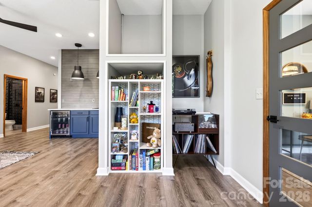 9 Bees Mountain Drive, Asheville, NC 28804