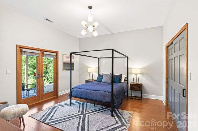9 Bees Mountain Drive, Asheville, NC 28804