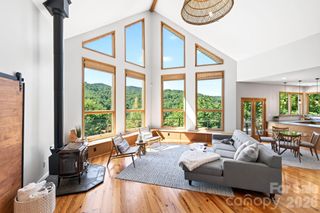 9 Bees Mountain Drive, Asheville, NC 28804