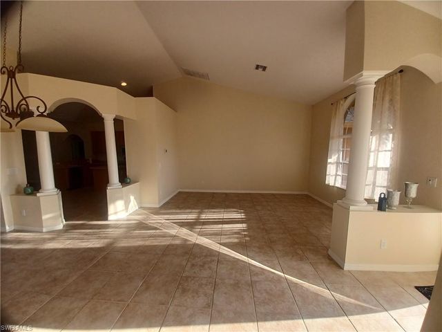 2117 NW 14th TER, Cape Coral, FL 33993