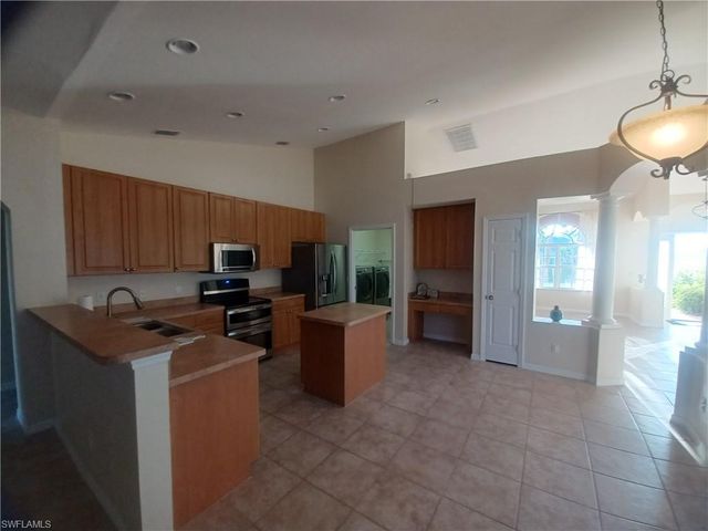 2117 NW 14th TER, Cape Coral, FL 33993