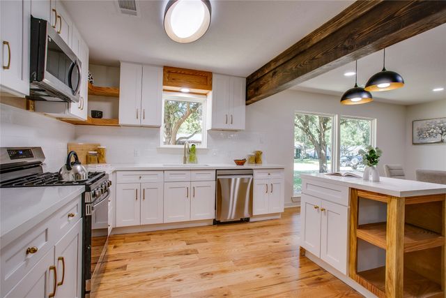 2828 Larkspur Lane, Dallas, TX 75233