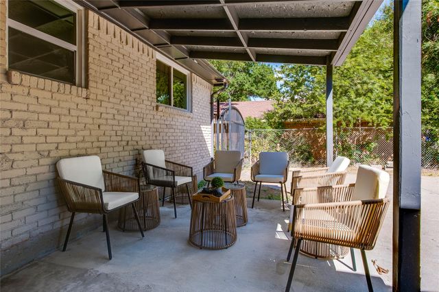 2828 Larkspur Lane, Dallas, TX 75233