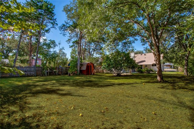 2828 Larkspur Lane, Dallas, TX 75233