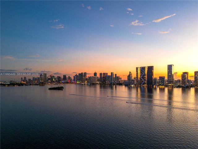 24th Street ST 700 NE PHM 6001, Miami, FL 33137