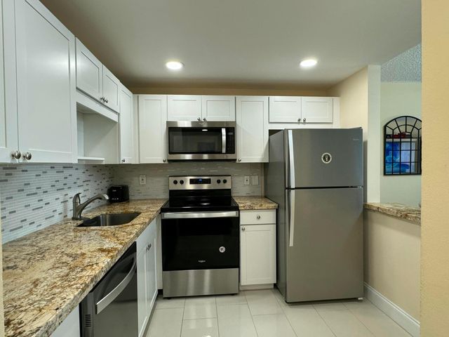 9355 SW 8th Street 417, Boca Raton, FL 33428
