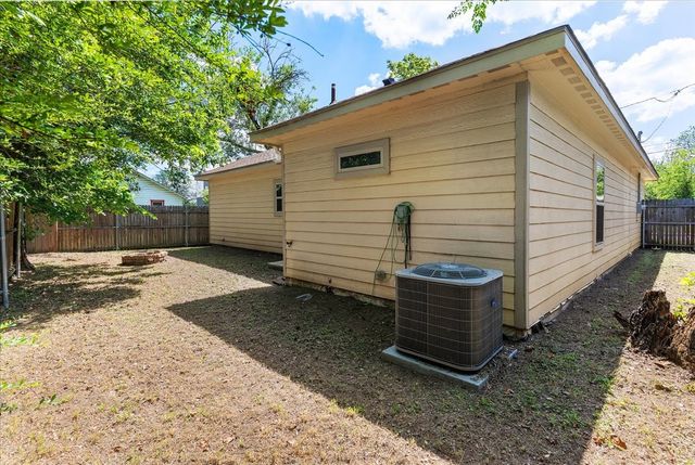 2738 Morning Avenue, Dallas, TX 75210