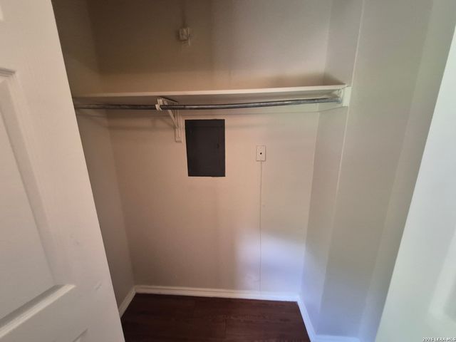 5201 Meadow Fld Apt 3, San Antonio, TX 78250