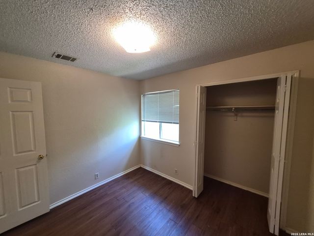 5201 Meadow Fld Apt 3, San Antonio, TX 78250