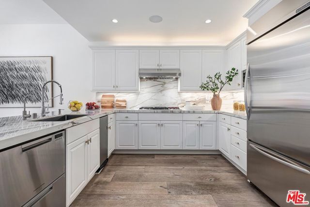 11500 San Vicente Boulevard 221, Los Angeles, CA 90049