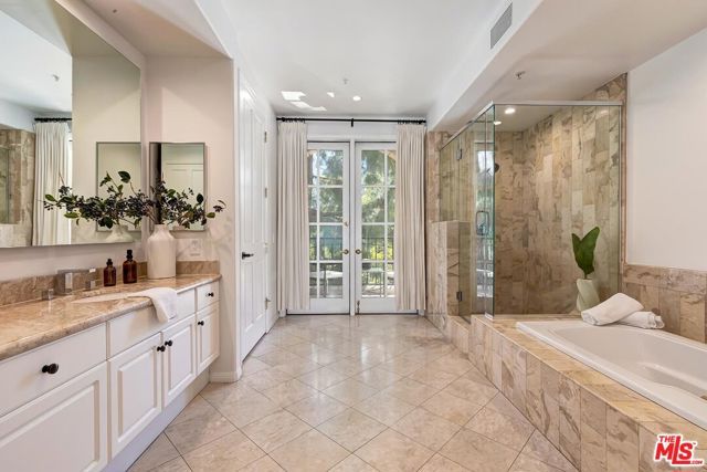 11500 San Vicente Boulevard 221, Los Angeles, CA 90049