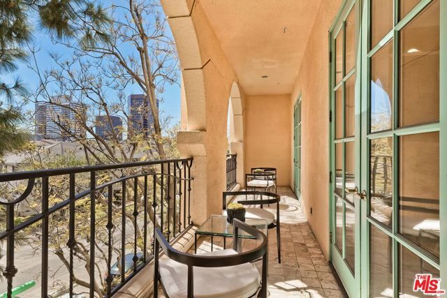 11500 San Vicente Boulevard 221, Los Angeles, CA 90049