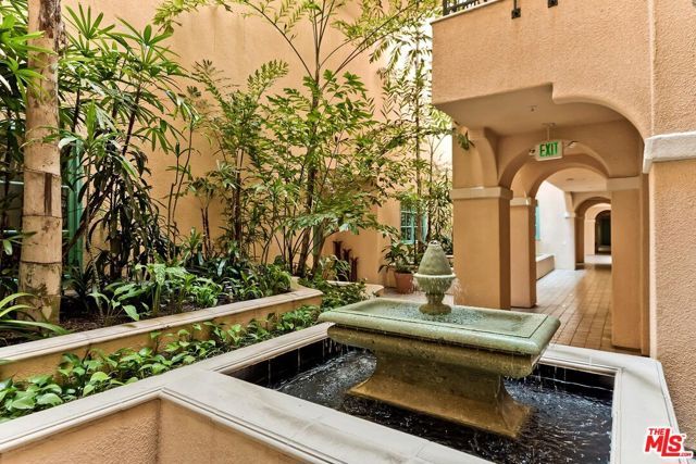 11500 San Vicente Boulevard 221, Los Angeles, CA 90049