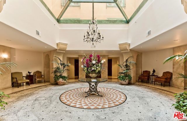 11500 San Vicente Boulevard 221, Los Angeles, CA 90049