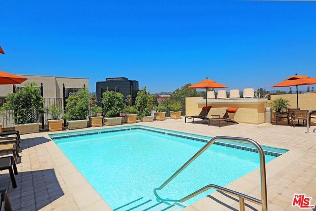 11500 San Vicente Boulevard 221, Los Angeles, CA 90049