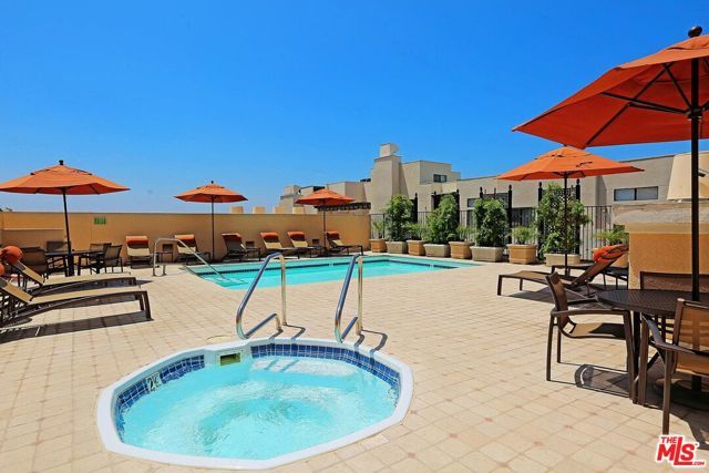 11500 San Vicente Boulevard 221, Los Angeles, CA 90049