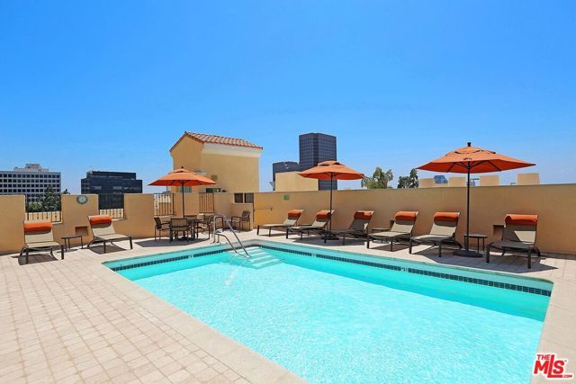 11500 San Vicente Boulevard 221, Los Angeles, CA 90049