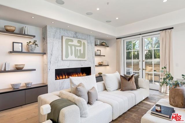 11500 San Vicente Boulevard 221, Los Angeles, CA 90049