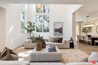 11500 San Vicente Boulevard 221, Los Angeles, CA 90049