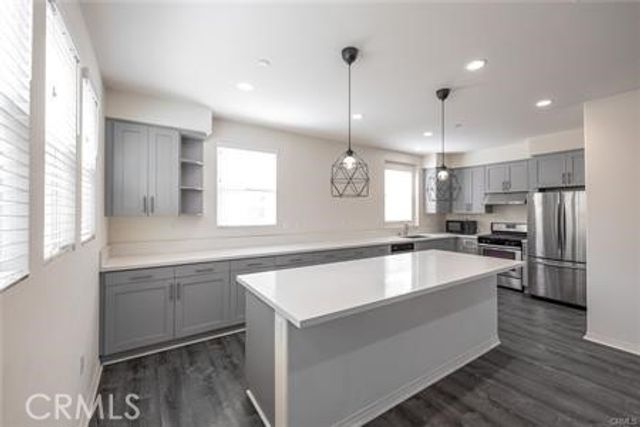 120 S Pacific Avenue S 39, Santa Ana, CA 92703