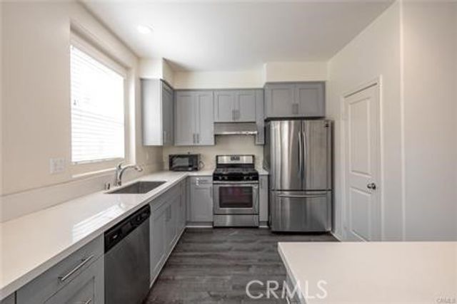 120 S Pacific Avenue S 39, Santa Ana, CA 92703