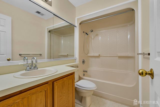 31 Fair Acres Court, South Brunswick, NJ 08540