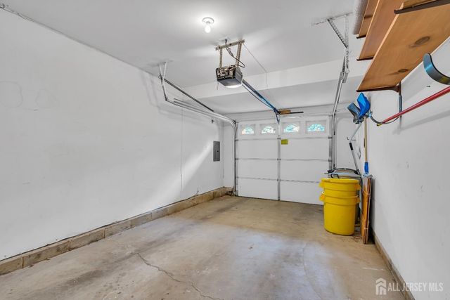 31 Fair Acres Court, South Brunswick, NJ 08540