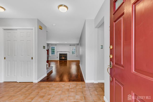 31 Fair Acres Court, South Brunswick, NJ 08540