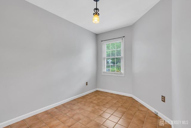 31 Fair Acres Court, South Brunswick, NJ 08540