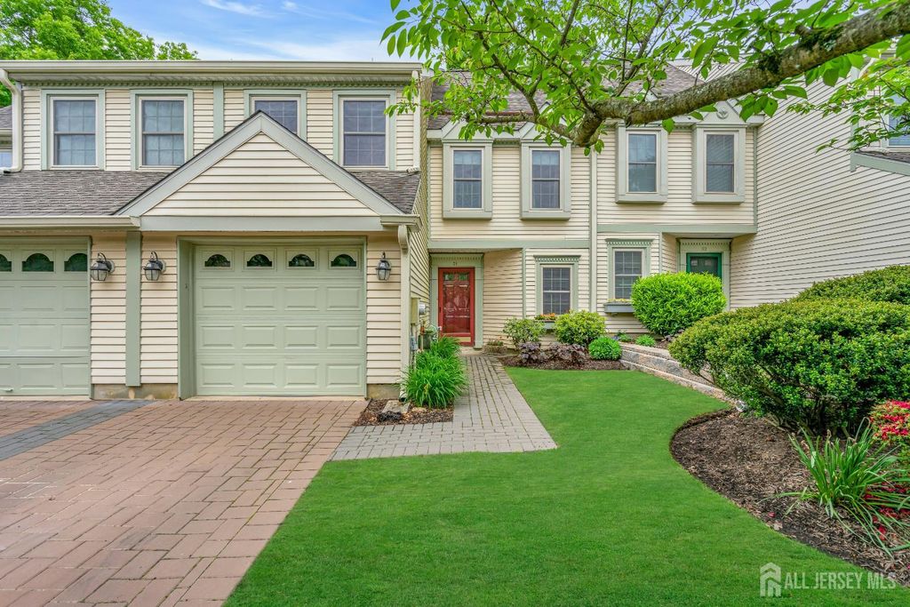 31 Fair Acres Court, South Brunswick, NJ 08540