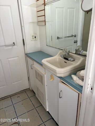 10 W Rutherford Lane, Lavallette, NJ 08735