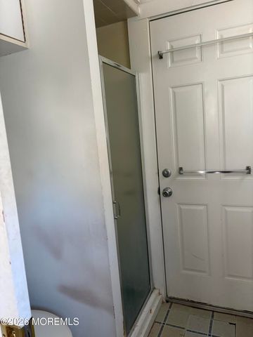 10 W Rutherford Lane, Lavallette, NJ 08735