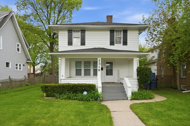 1318 N Jackson Street, Waukegan, IL 60085