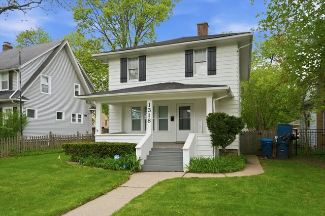 1318 N Jackson Street, Waukegan, IL 60085