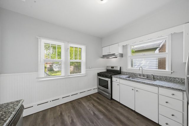 1318 N Jackson Street, Waukegan, IL 60085