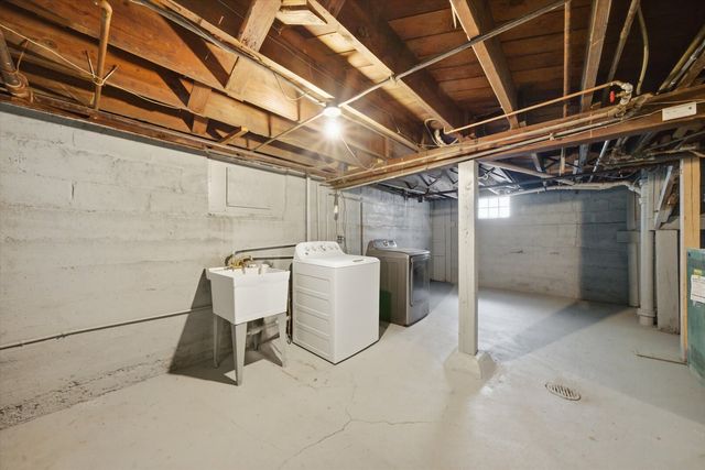 1318 N Jackson Street, Waukegan, IL 60085