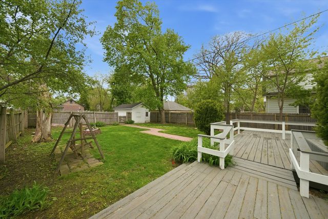 1318 N Jackson Street, Waukegan, IL 60085