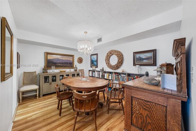 4000 Towerside Ter 301, Miami, FL 33138